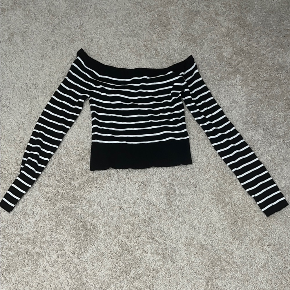 Black and White Striped Cropped Off-Shoulder Top 😍😍